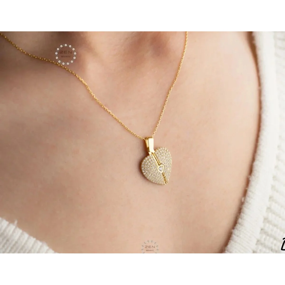 Customized Openable Heart Necklace with zarcoon stones in Golden & Silver () Customized Openable Heart Necklace with zarcoon stones in Golden & Silver ()